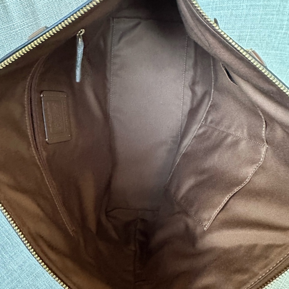 Coach gallery tote in signature canvas - Picture 7 of 13